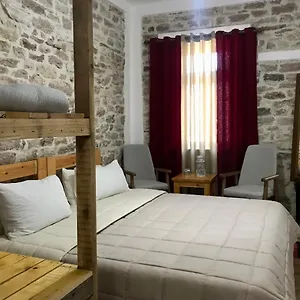 Aparthotel Eri, Gjirokastër